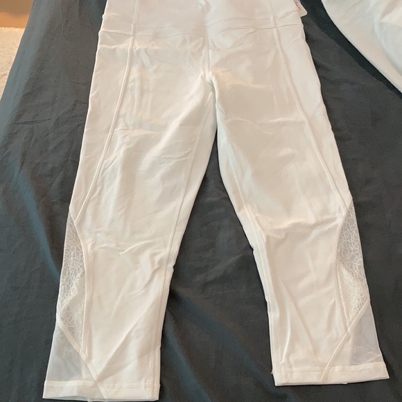 Twist and train crop 6 NWT - Picture 5 of 10